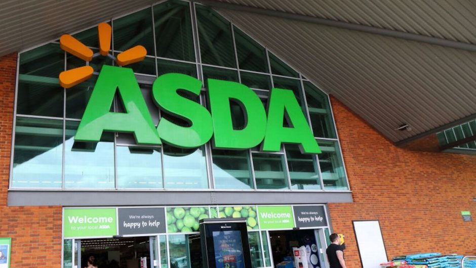 The Asda agent gains thousands of fans to help a shopper who couldn’t afford to pay for food