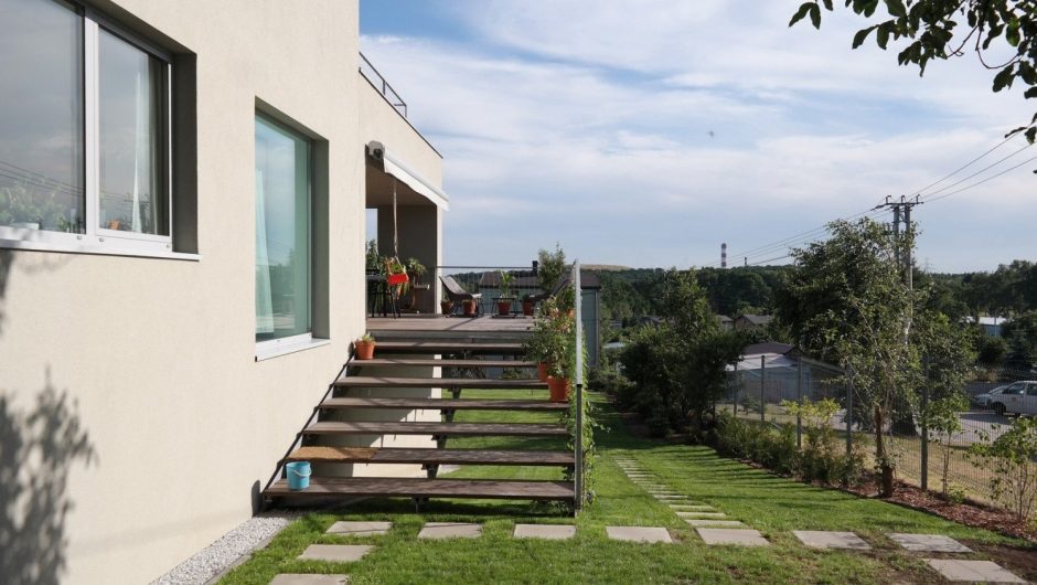 A cube house from the 60s can seem very modern.  What does the reconstructed house look like in Łaziska Górne?