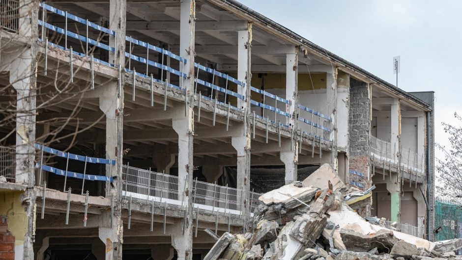 Cracow.  Demolition in the Zapuchi.  They tore down some walls to convert the old building into a modern office building [ZDJĘCIA]