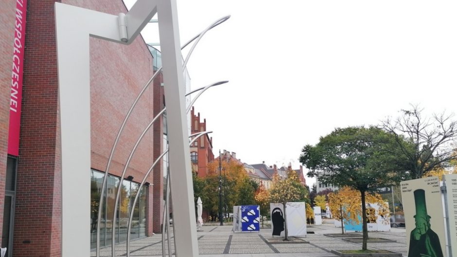 Wind pull into space.  The first work in the Sculpture Garden in Torun