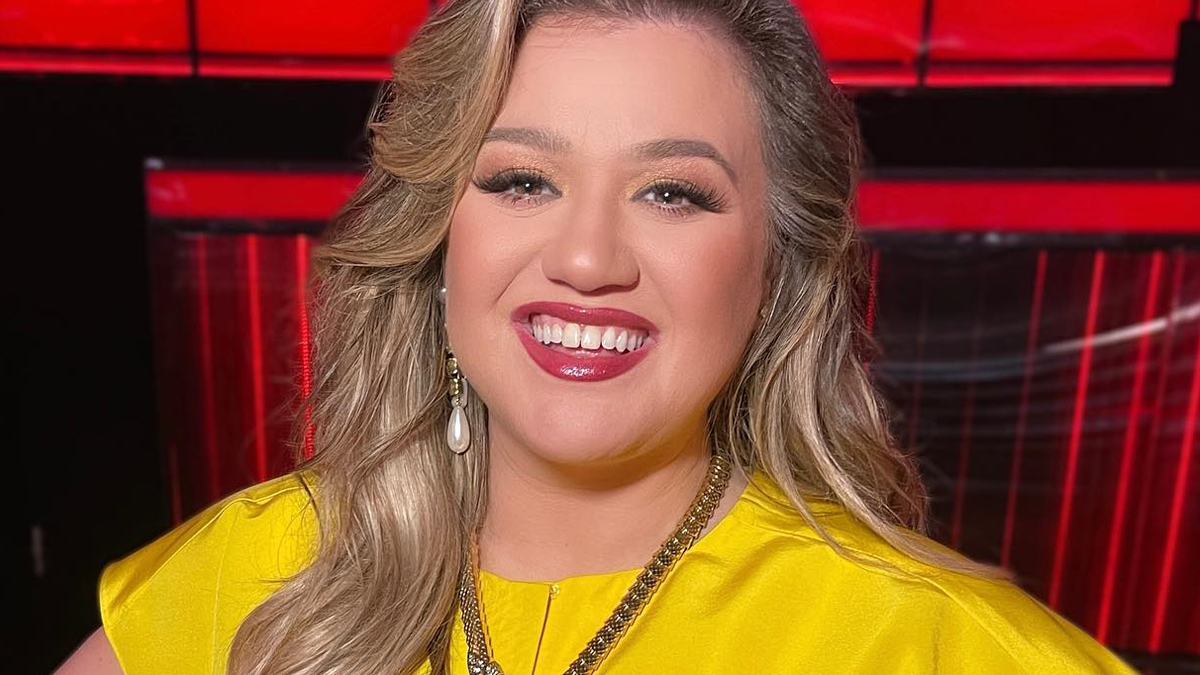 kelly-clarkson-changed-her-name-what-is-it-called-now