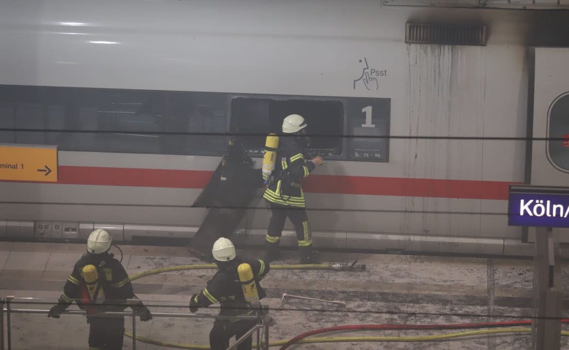 Evacuation at Cologne / Bonn Airport: a fire in the ice!  |  regional